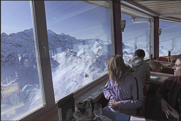 The revolving restaurant Piz Gloria built on the summit of Mount Schilthorn that in the film, was the headquarters of the Spectre