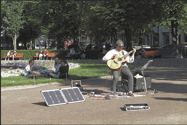 Esplanadi Park, the great green space of the city. Live music Esplanadi Park, the great green space of the city. Live music