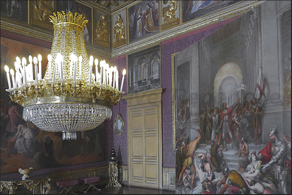 Hall of cuirassier, anteroom of the guards that once controlled the palace Hall of cuirassier, anteroom of the guards that once controlled the palace