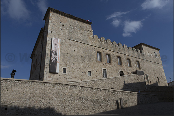 Pablo Picasso Museum in rue Bateau on the ascent to the ramparts of Montée Dor de la Souchere Pablo Picasso Museum in rue Bateau on the ascent to the ramparts of Montée Dor de la Souchere