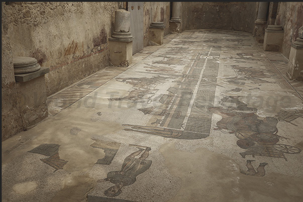 Entrance hall to the baths called Edicola di Venere Entrance hall to the baths called Edicola di Venere