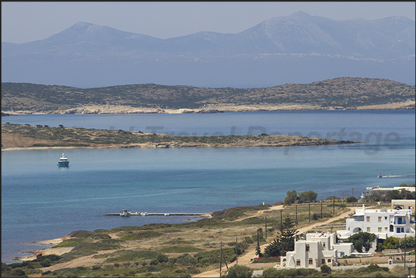 East coast and the channel that separates Antiparos from Paros. On the horizon the island of Naxos