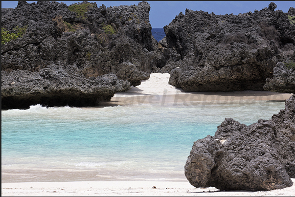The rocks of Shabadran Bay, southern tip of the island The rocks of Shabadran Bay, southern tip of the island