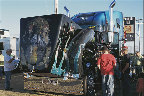 Each trucks participating in the beauty contest has, painted on the coachwork, the spirit of those who drive the truck Each trucks participating in the beauty contest has, painted on the coachwork, the spirit of those who drive the truck