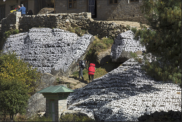 Village of Monjo (2835 m). Stone prayers Village of Monjo (2835 m). Stone prayers