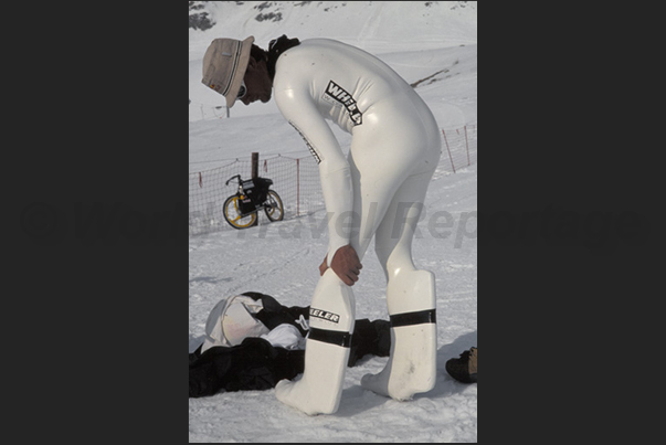 Dressing of a competitor Dressing of a competitor