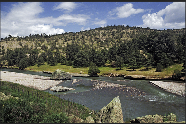 To get to the pass, are necessary 2 locomotives To get to the pass, are necessary 2 locomotives